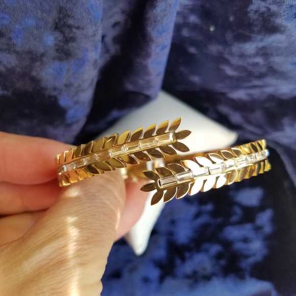 Swarovski Elements Gold Tone Stainless Open Bangle Cuff Bracelet NEW - Picture 7 of 10